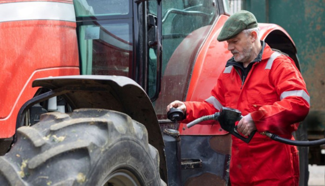 Măsuri urgente aprobate de Guvern pentru a ajuta agricultorii: Accize la motorină rambursate și proceduri simplificate pentru restituirea TVA