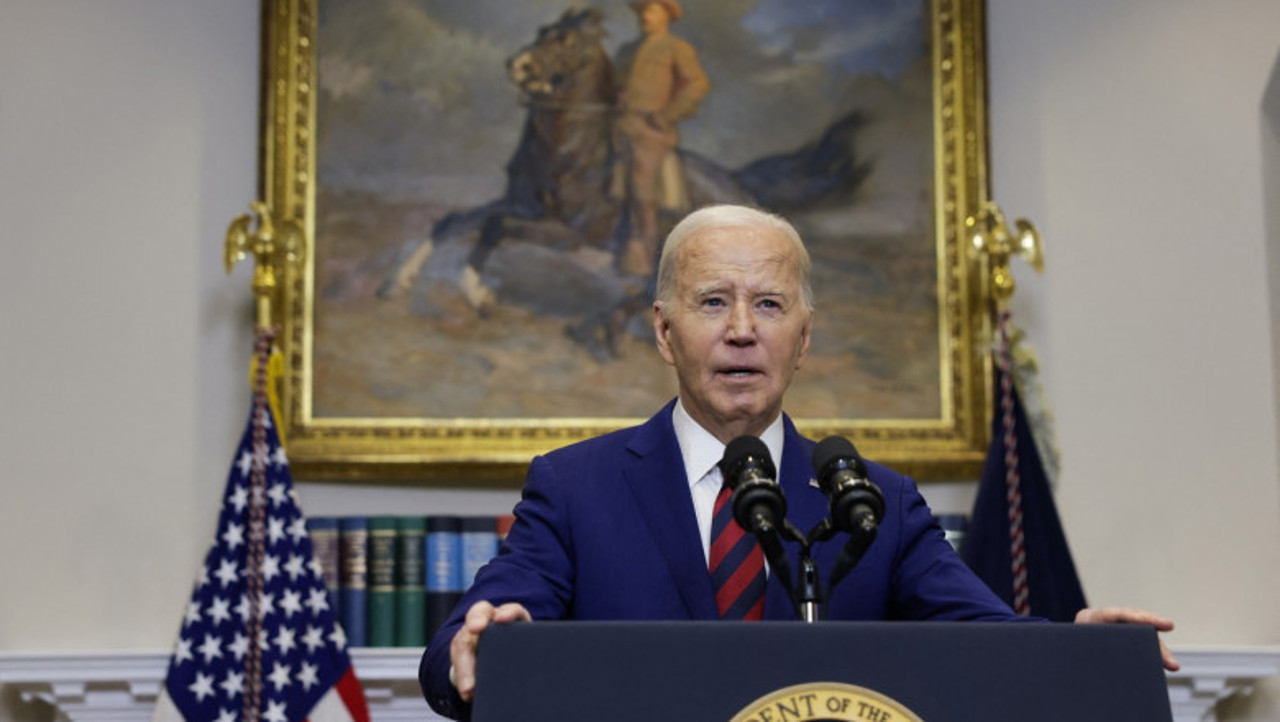 Biden vows to ‘move heaven and earth’ to rebuild Baltimore bridge