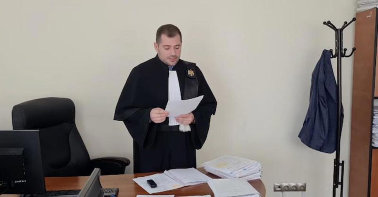 Judecător din Chișinău, suspendat din funcție de CSM pentru fals în declarații