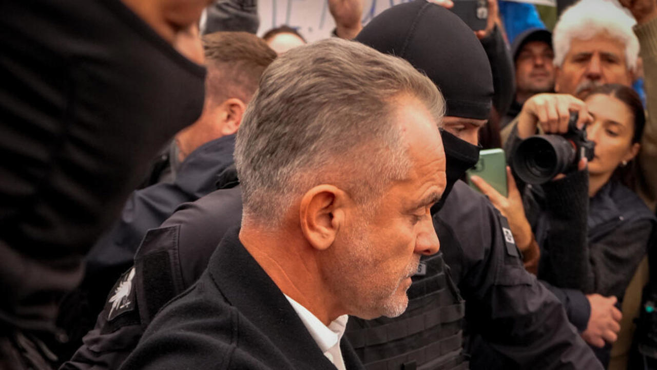 По делу Плахотнюка о банковском мошенничестве заслушали бывших спикера и генсека