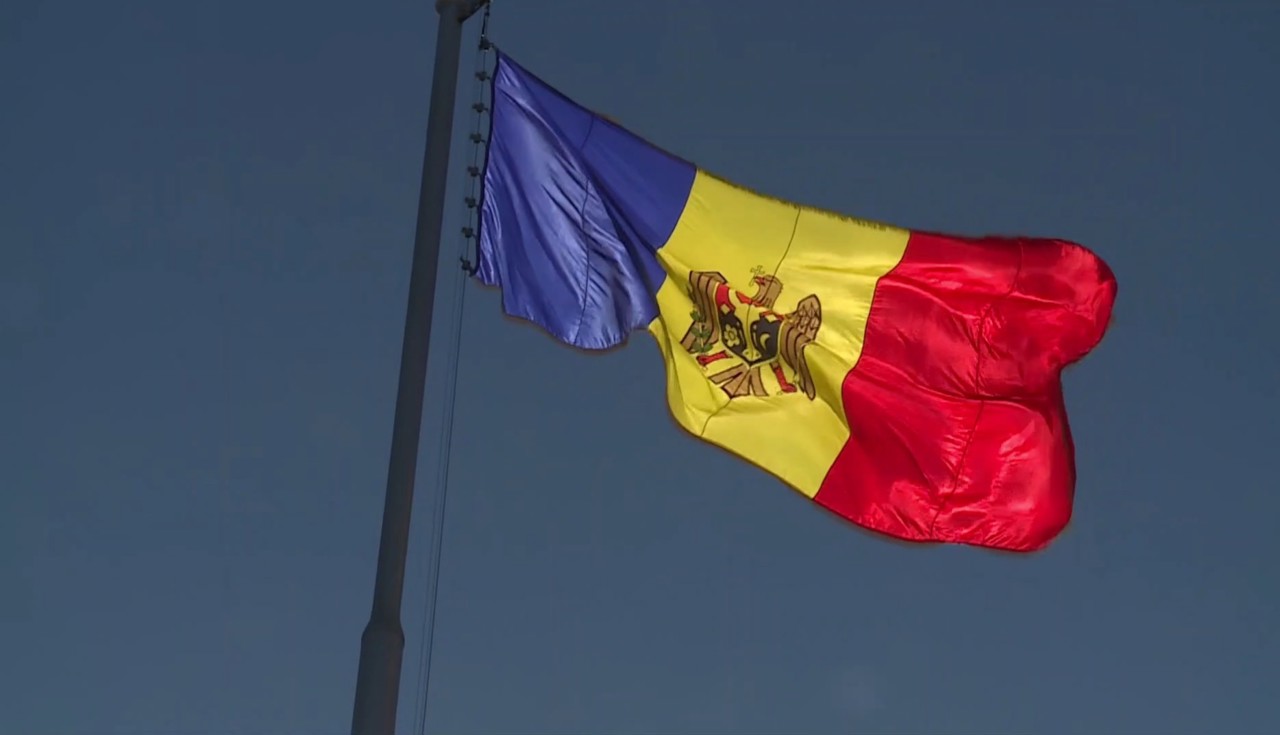 R. Moldova marchează 36 de ani de la adoptarea tricolorului drept Drapel de Stat. Igor Grosu: „Avem datoria să ducem R. Moldova acolo unde îi este locul”