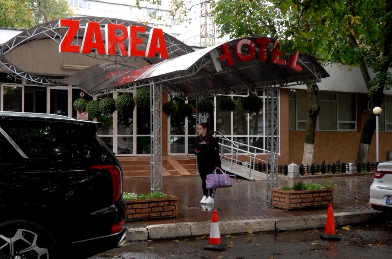 Hotelul „Zarea”, scos la vânzare cu 106 milioane de lei, nu și-a găsit cumpărător