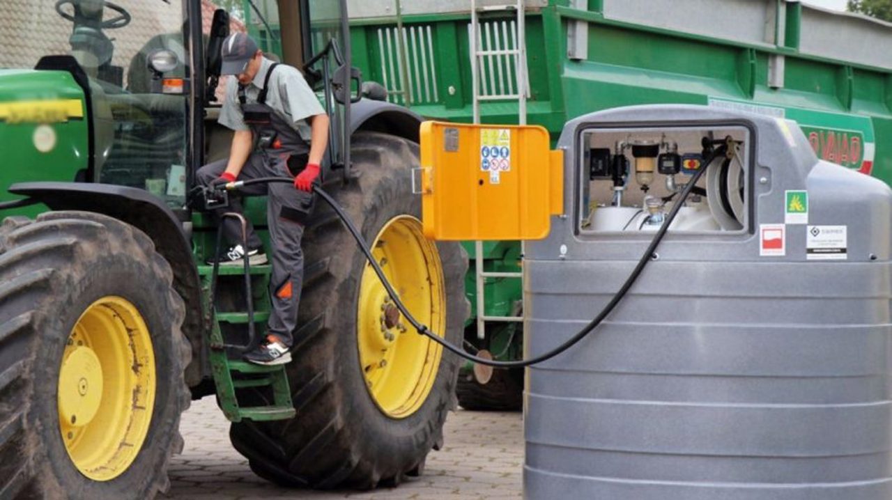 Motorina a trecut vama! Distribuirea ei a fost una din revendicările agricultorilor la recentele proteste