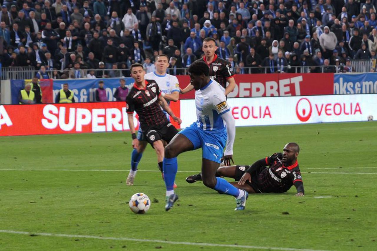 Superliga românească de fotbal: CS Universitatea Craiova a învins dramatic pe Dinamo București 