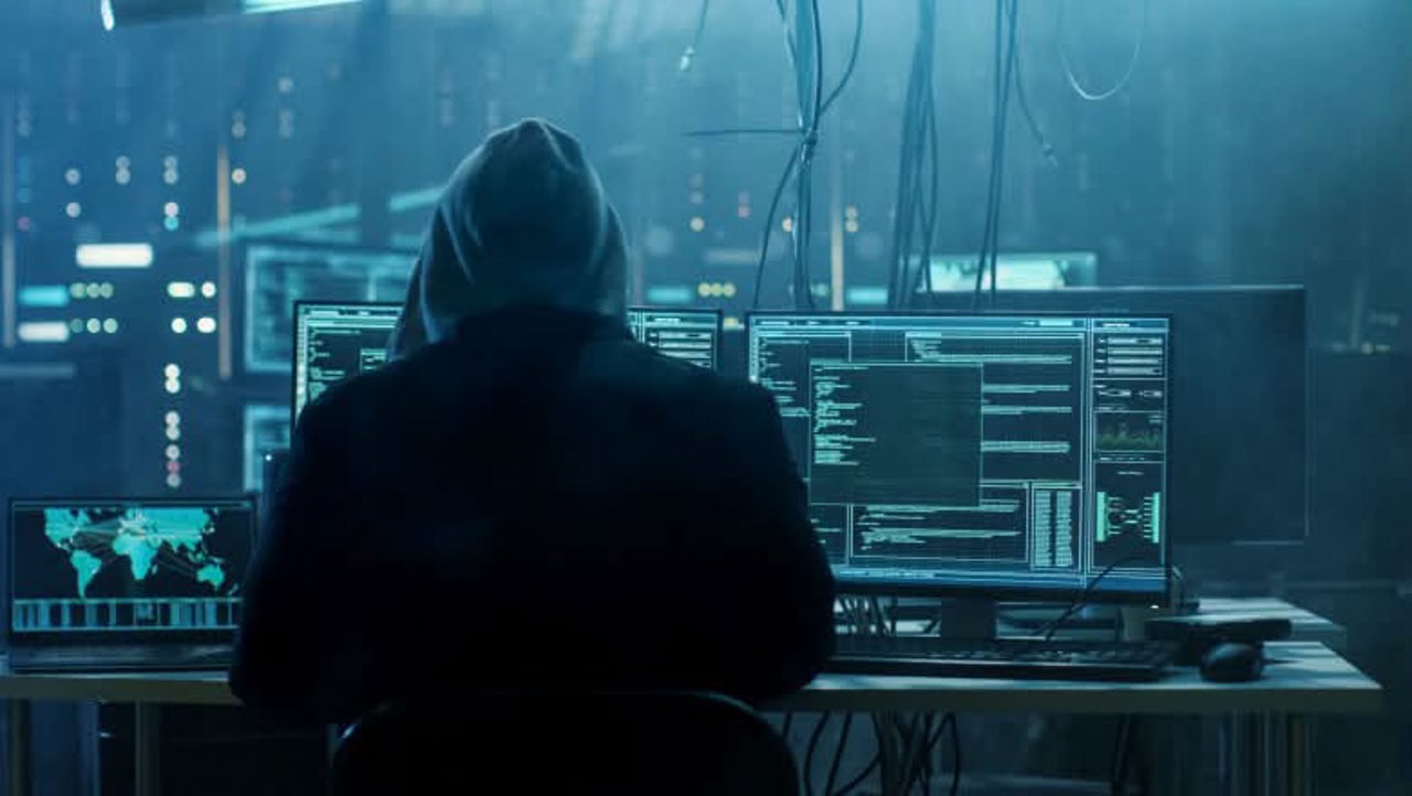 Radiografia unui eșec de securitate: Un cod vechi și nesecurizat a creat vulnerabilitatea întregului sistem de servicii publice. „Oamenii sunt rugați să nu divulge parole la telefon”