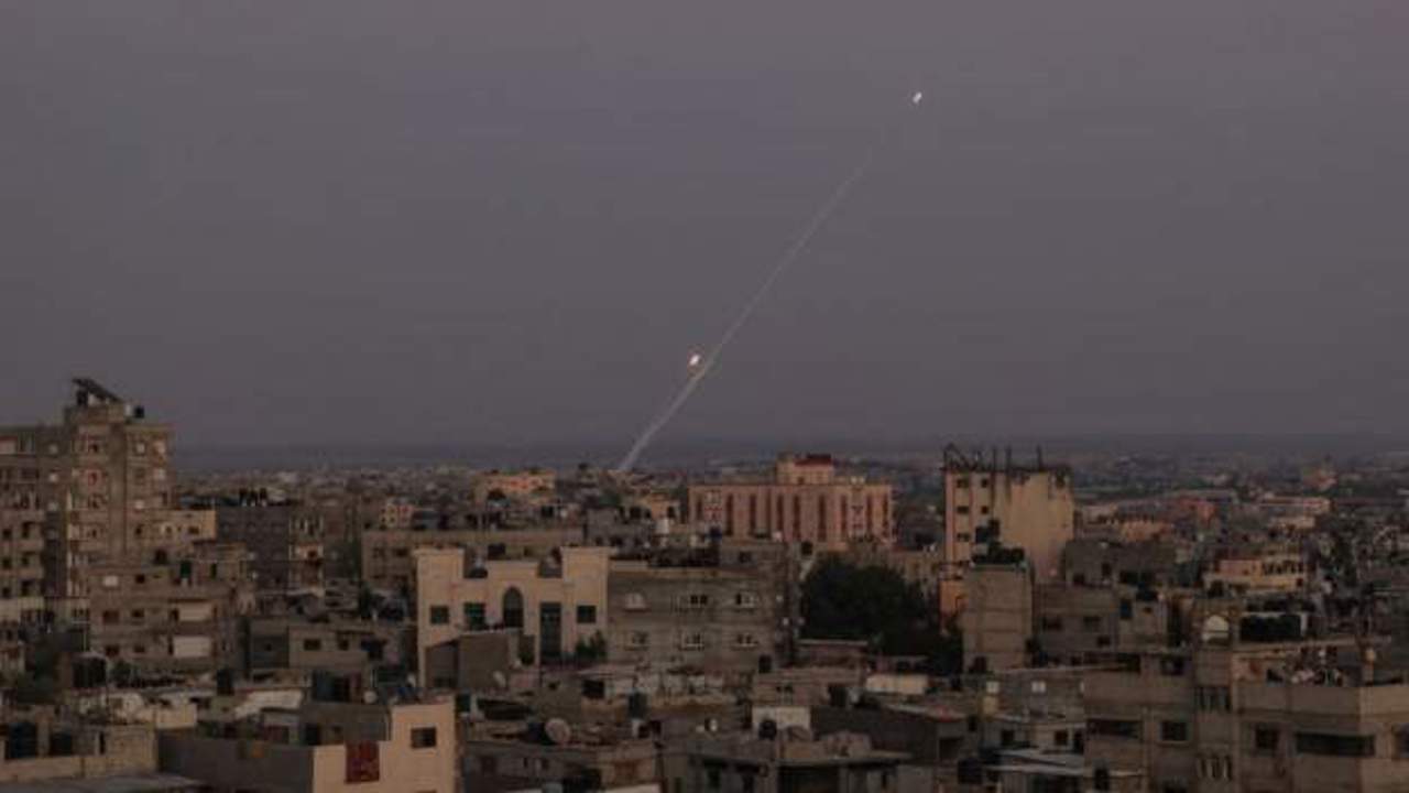 Forțele israeliene continuă ofensiva în Fâșia Gaza, în timp ce numărul victimelor crește și criza umanitară se agravează