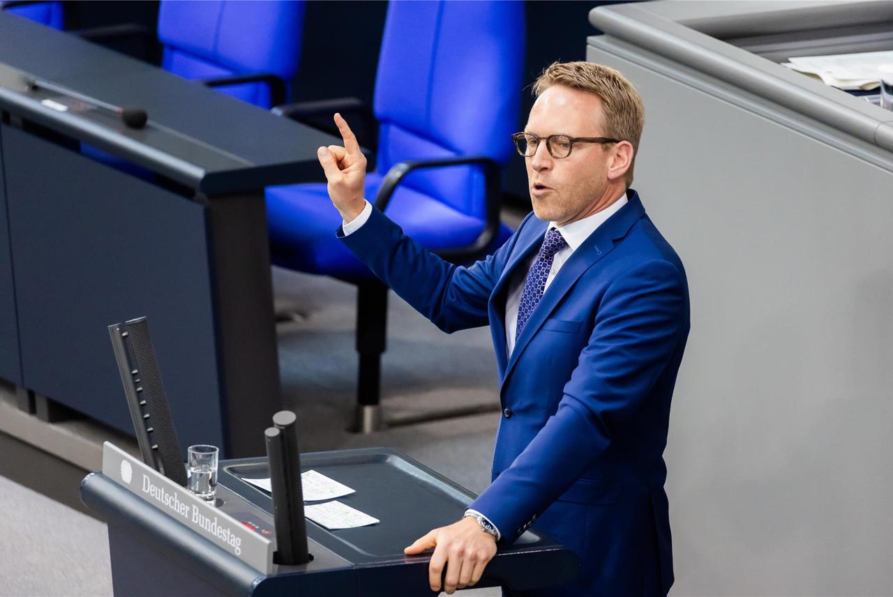 Celule adormite iraniene din Europa pot comite acte de represalii în urma uciderii lui Khamenei, avertismentul unui oficial german 