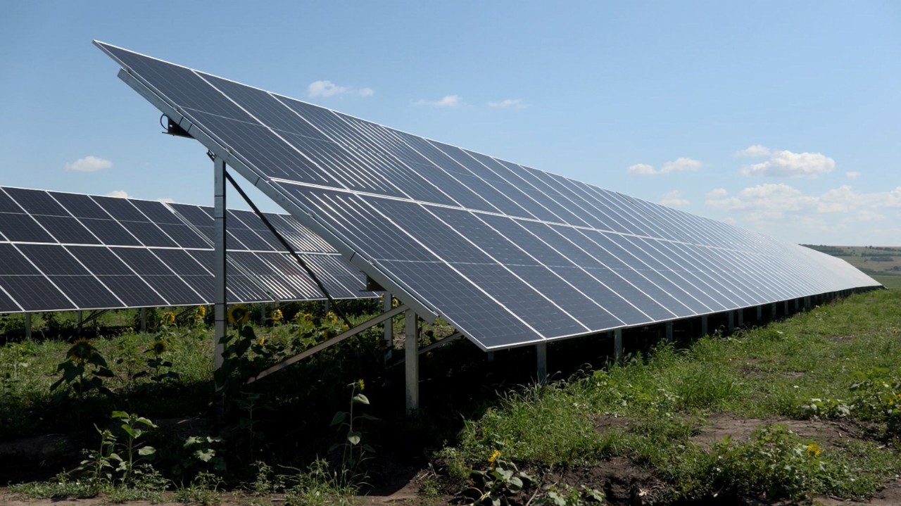 Negureniul intră pe harta energiei verzi: noul parc solar ar putea alimenta 26.000 de gospodării