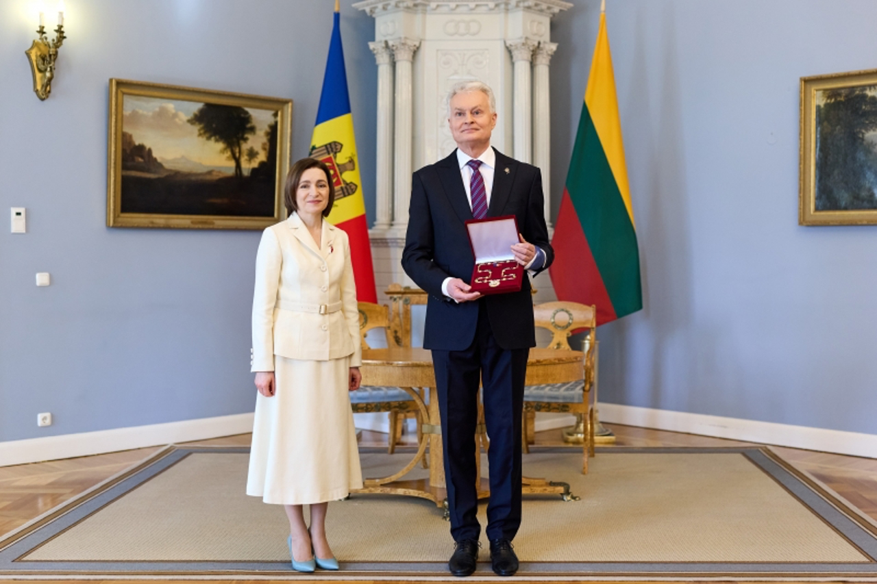Gitanas Nausėda, decorat cu „Ordinul Republicii”. Maia Sandu: „R. Moldova urmează pașii Lituaniei spre UE”