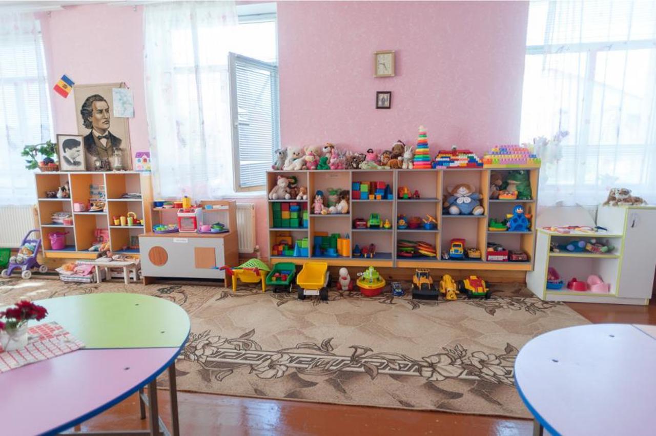 Camerele video în grădinițele din R. Moldova: MEC: „În blocurile sanitare este categoric interzis, iar în dormitoarele copiilor - doar cu acceptul părinților”