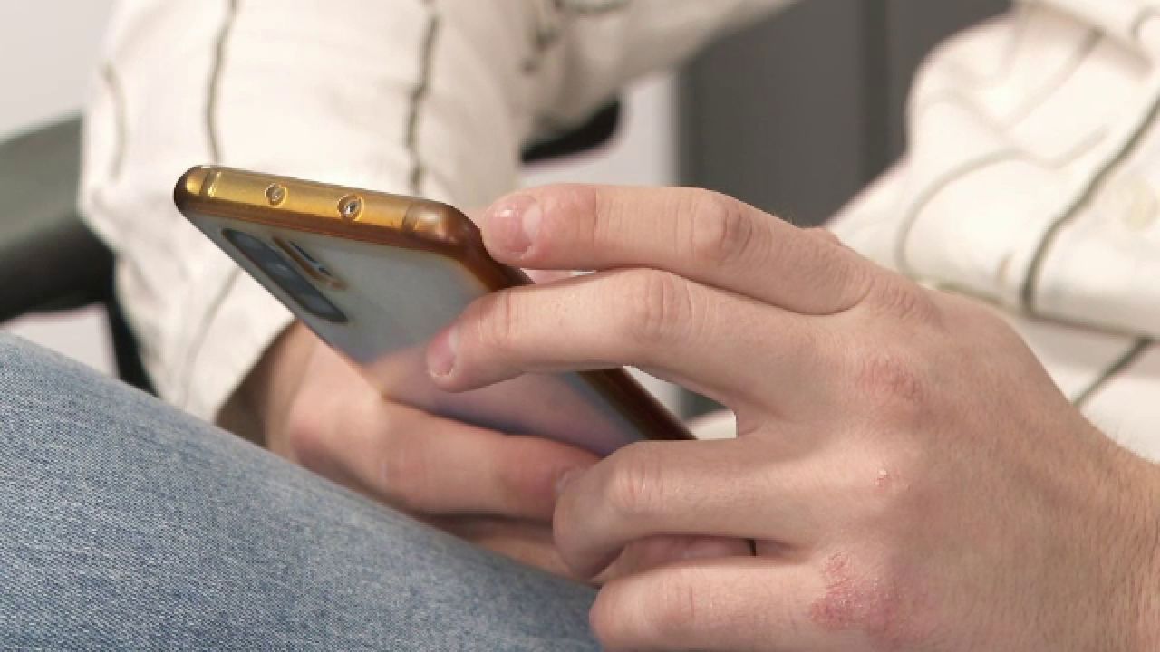 Zeci de escrocherii telefonice, în doar 24 de ore: Victimele, prejudiciate cu peste 3.7 milioane de lei 