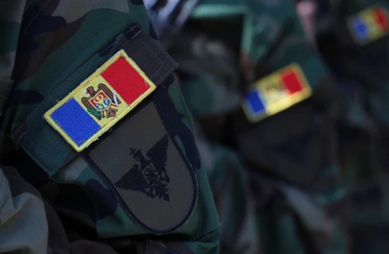 Un militar din Armata Națională s-a rănit cu arma din dotare. Ministrul Apărării a dispus o anchetă