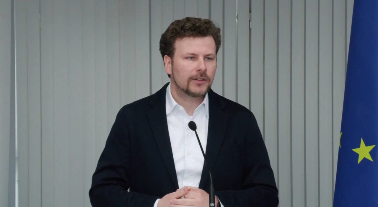 Cursuri de română peste Prut pentru profesorii care predau în școlile minorităților naționale