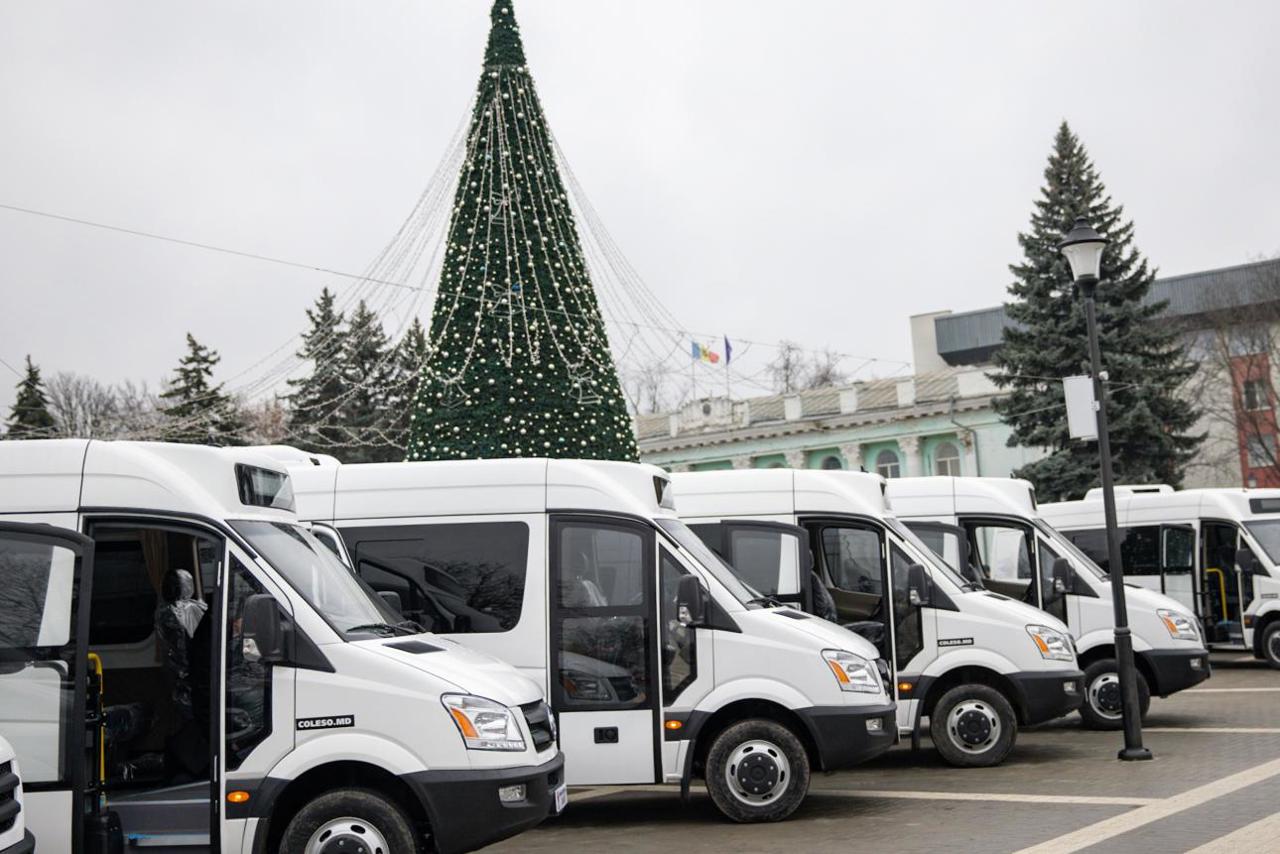 Ungheniul își reînnoiește transportul public: 14 microbuze noi vor circula pe străzile orașului începând de anul viitor