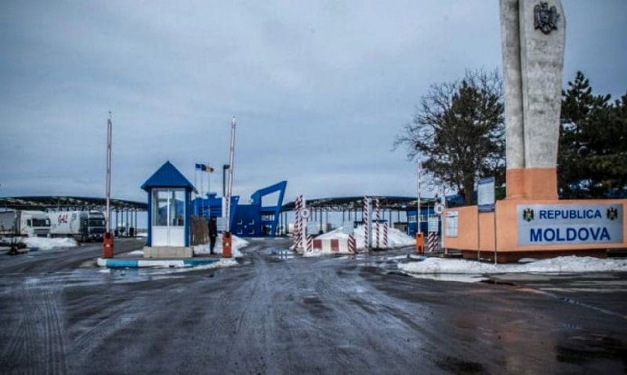 На юге Молдовы минувшей ночью закрыли КПП из-за обстрелов Одесской области