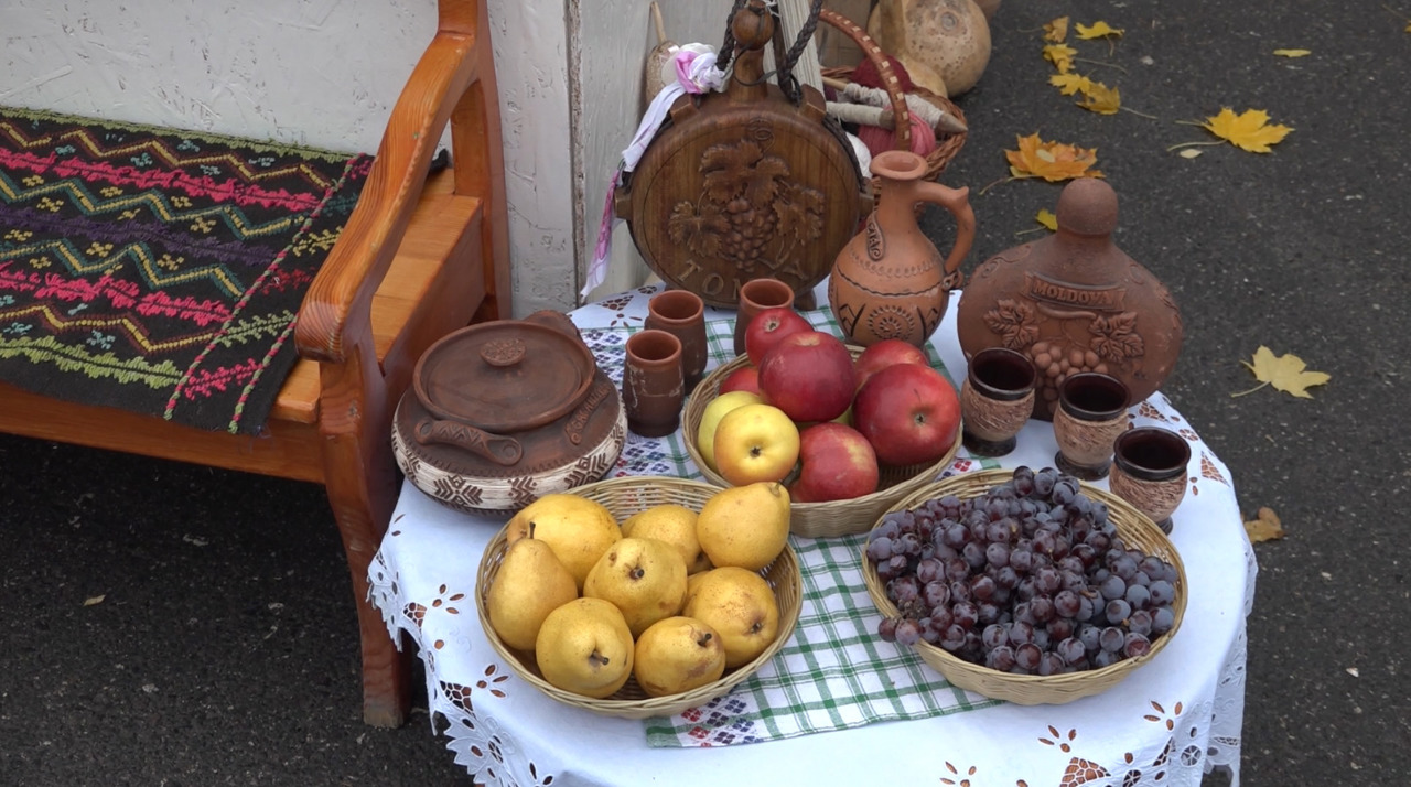 Festivalul Vinului la Comrat: tradiție, dans și gusturi autentice