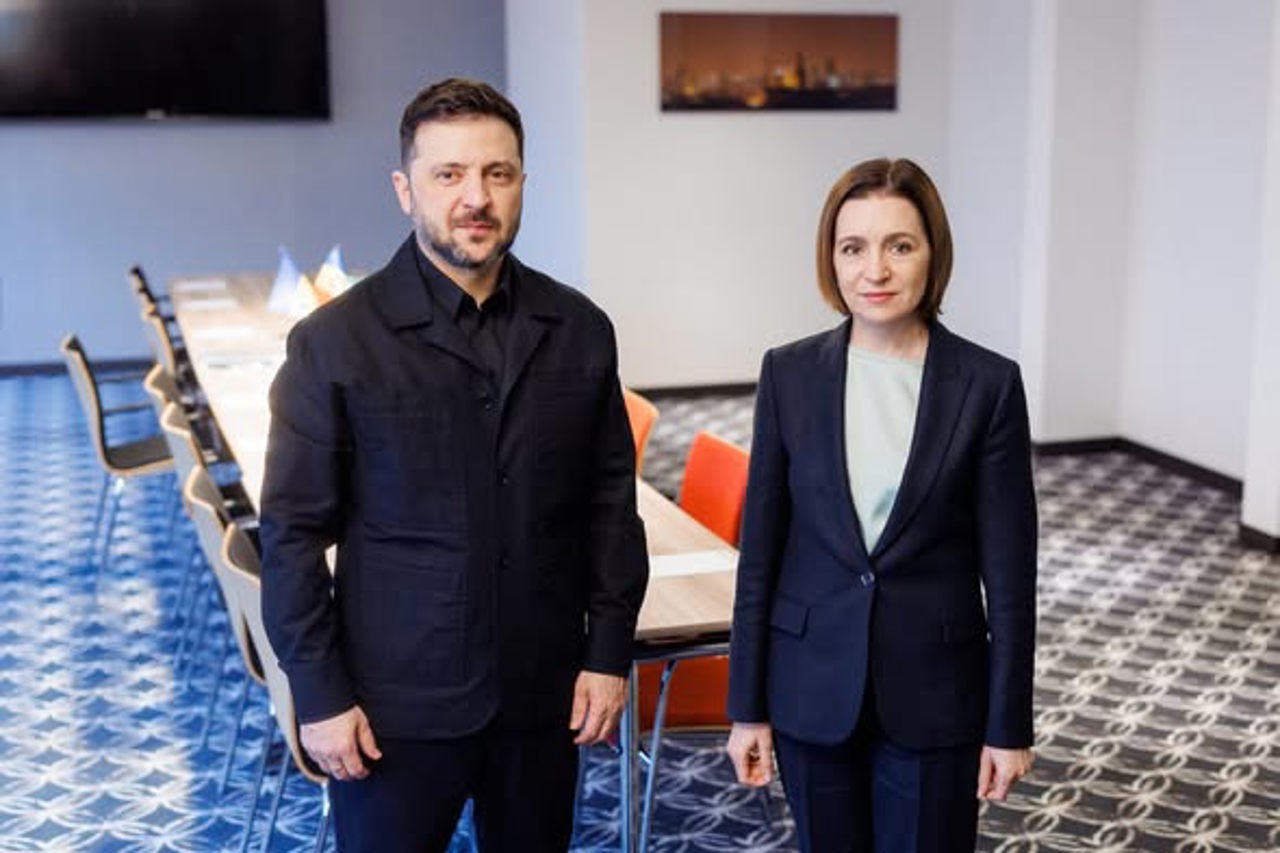 Maia Sandu meets Zelensky in The Hague, pledges Moldova’s support for lasting peace