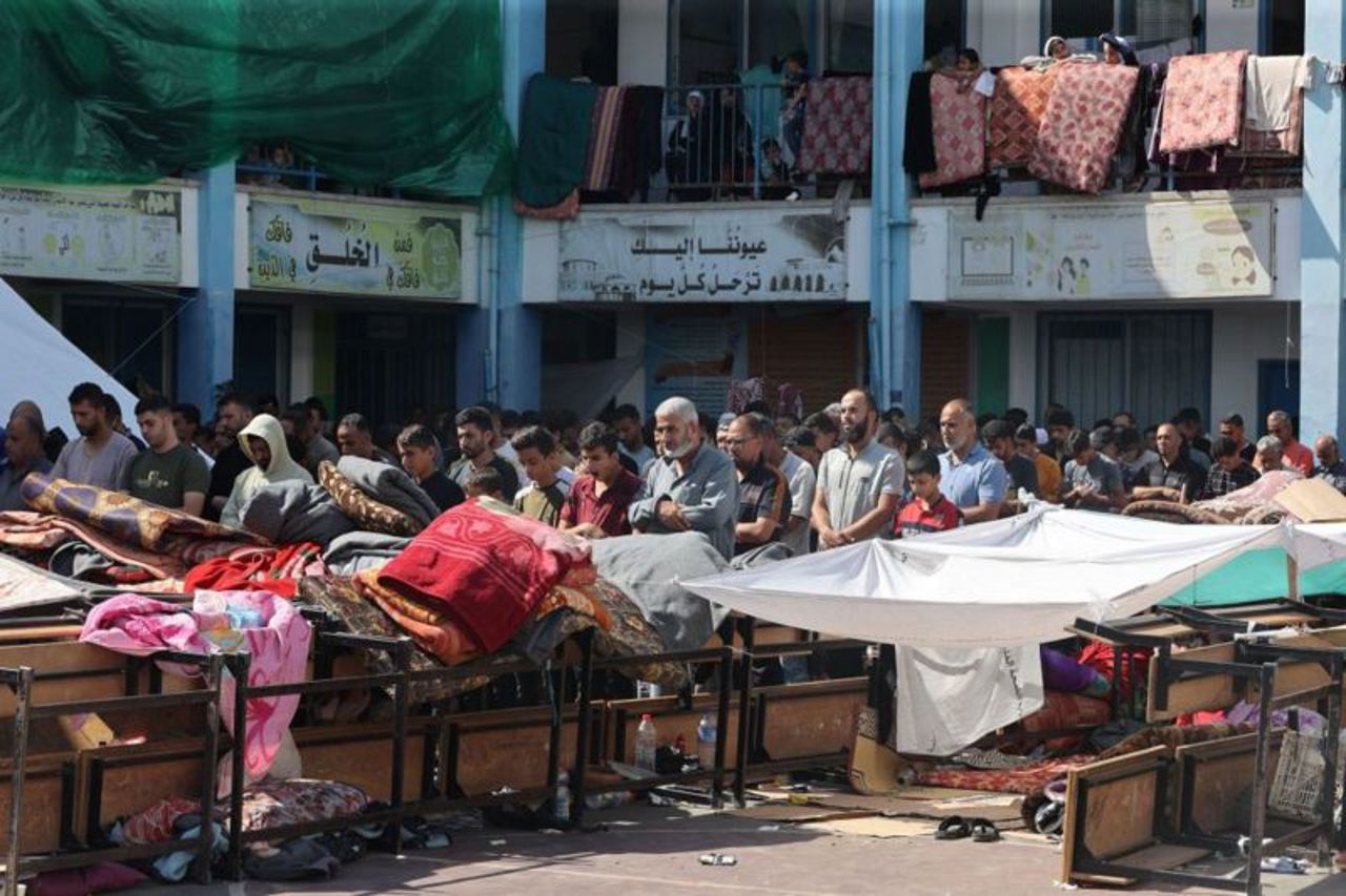 Forțele israeliene au lovit peste 250 de locații ale Hamas în Fâșia Gaza, în timp ce oamenii se confruntă cu o criză umanitară