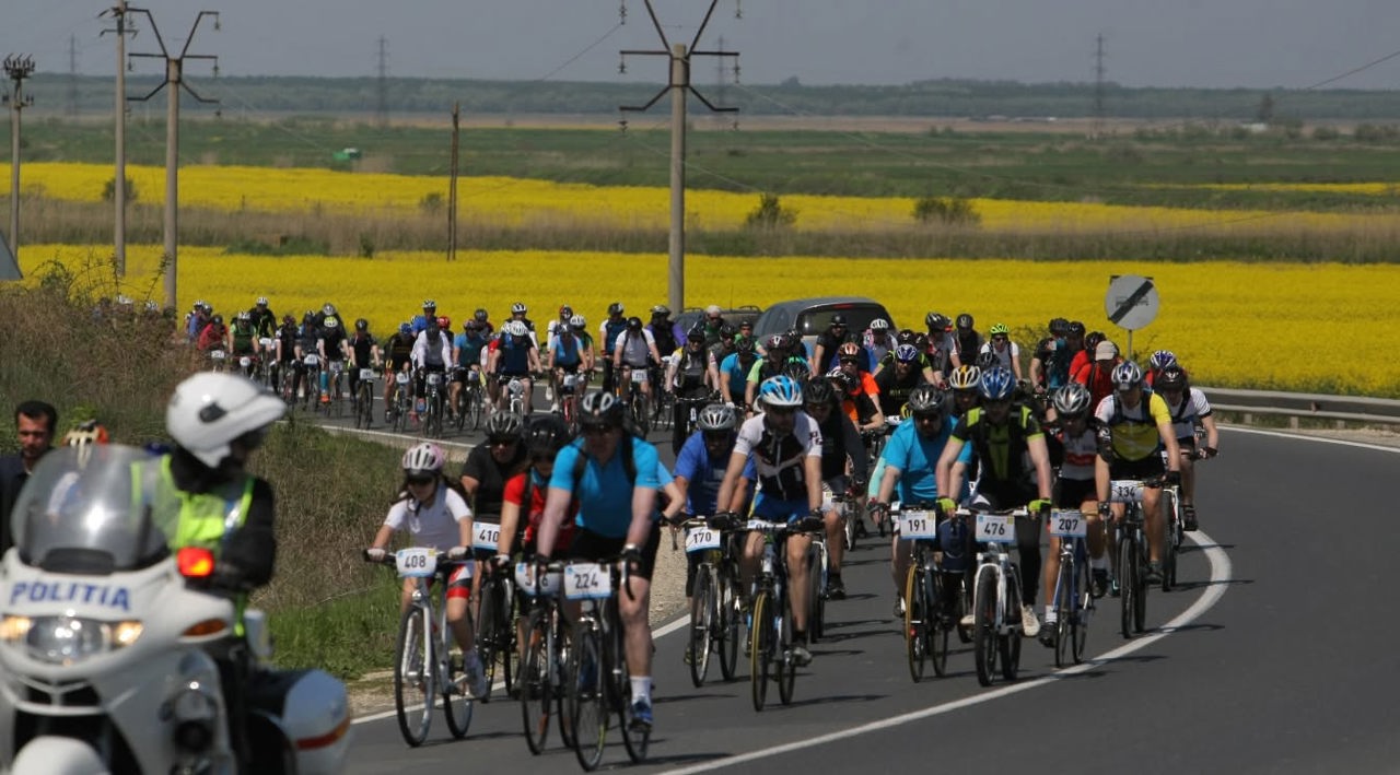 Turul ciclist Iași – Chișinău: zeci de participanți, un singur mesaj – mobilitate ecologică și siguranță