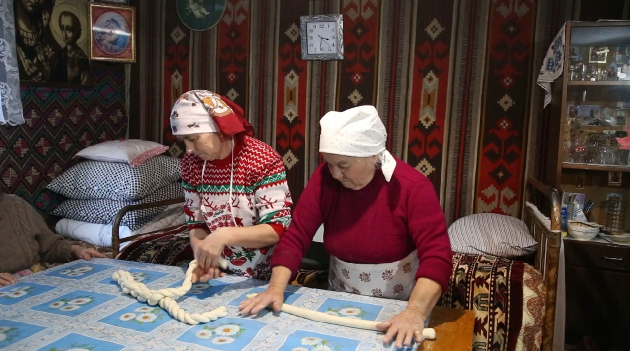 Cum se pregătesc Crăciuneii în satul Sofia, acolo unde tradițiile nu se pierd