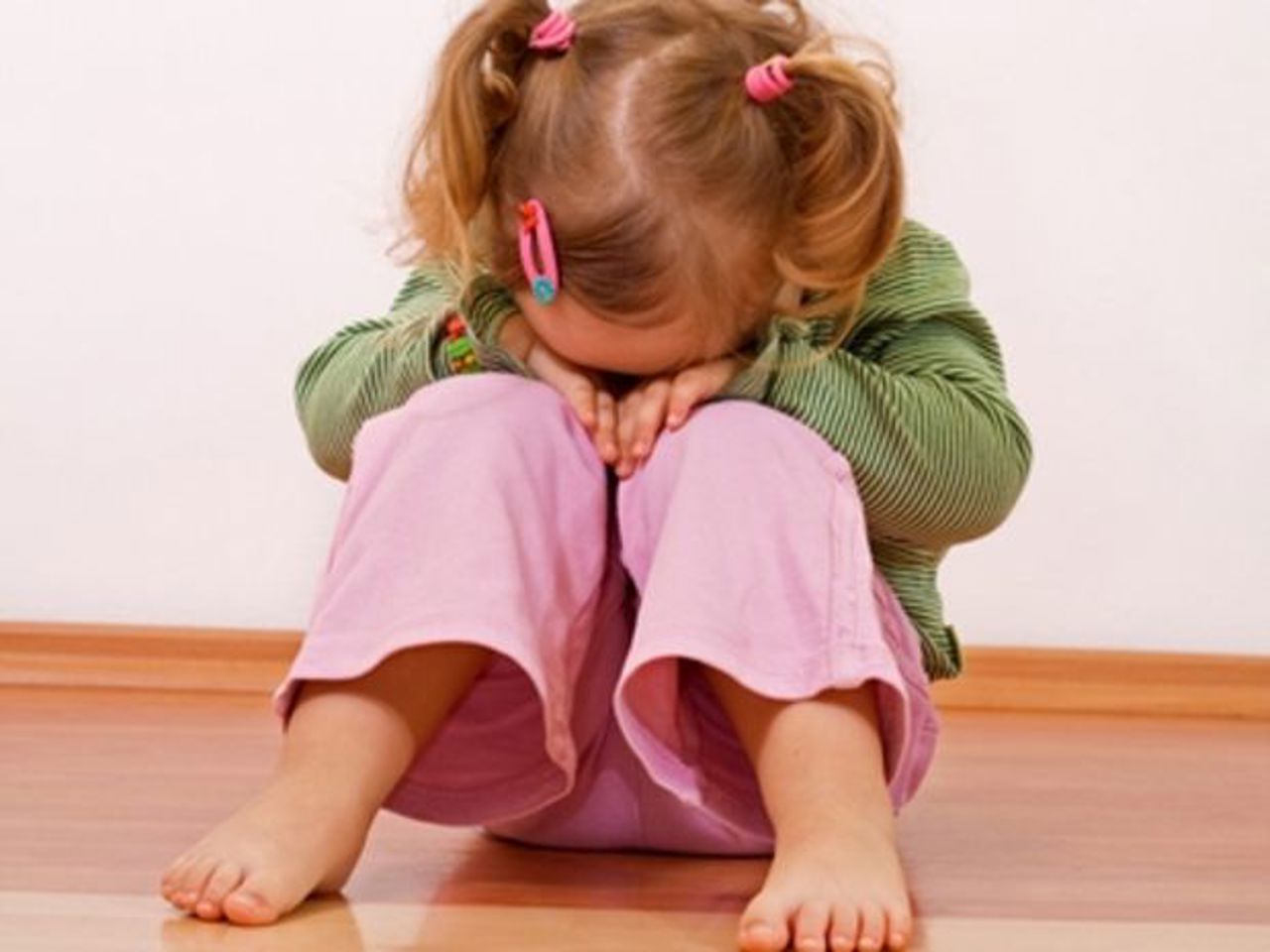 Bărbatul învinuit că și-ar fi violat nepoata vitregă a fost plasat în arest pentru 30 de zile