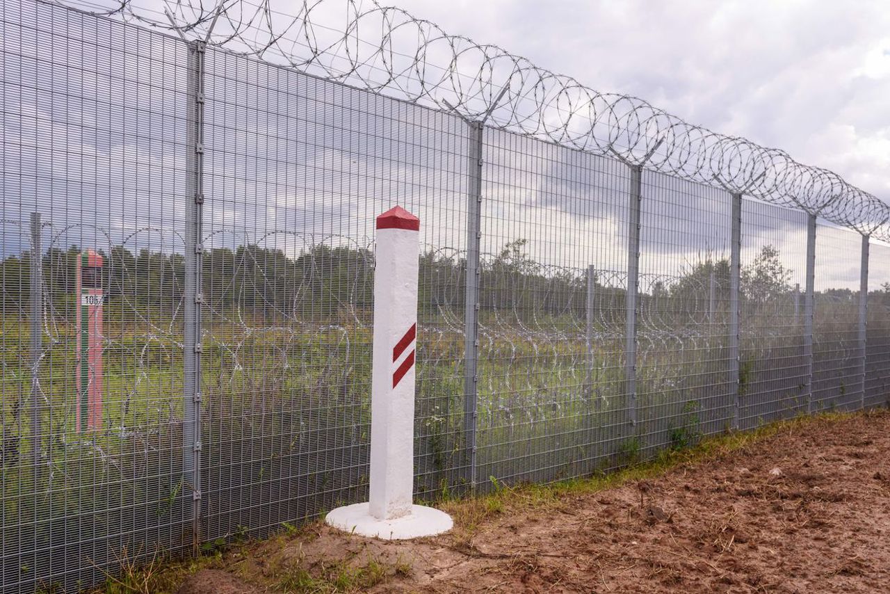 Latvia to shut one of two Belarus border crossings to stop illegal migrants