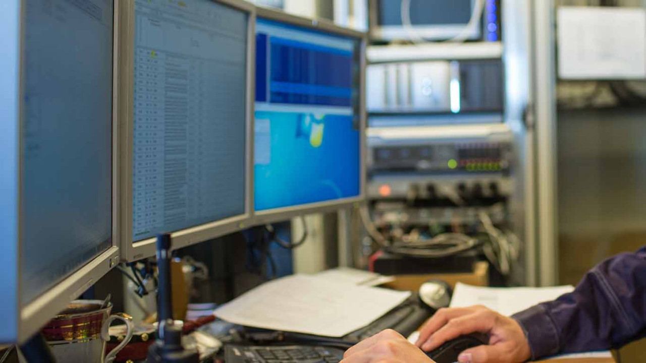 Rusia introduce penalități pentru nerespectarea tranziției la IT autohton în infrastructura critică