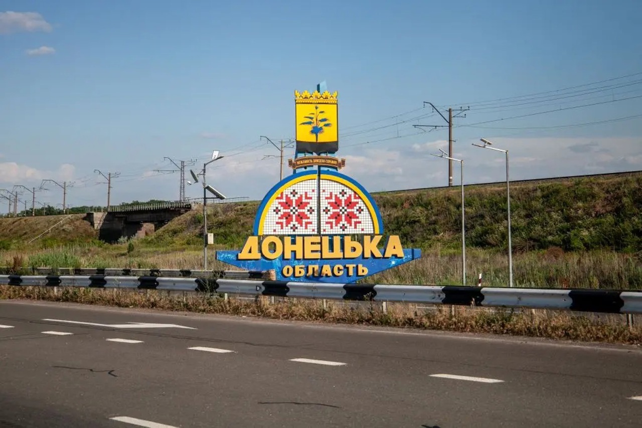 Atac într-un sat din regiunea Donețk. Cel puțin 23 de persoane, ucise 