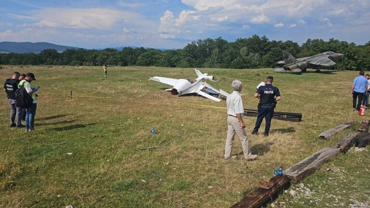 Un avion cu două persoane la bord s-a prăbușit în România. Pilotul a decedat  