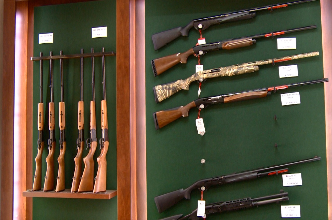 Crește numărul moldovenilor care dețin arme legal. Doritorii trebuie să demonstreze că pot mânui arma