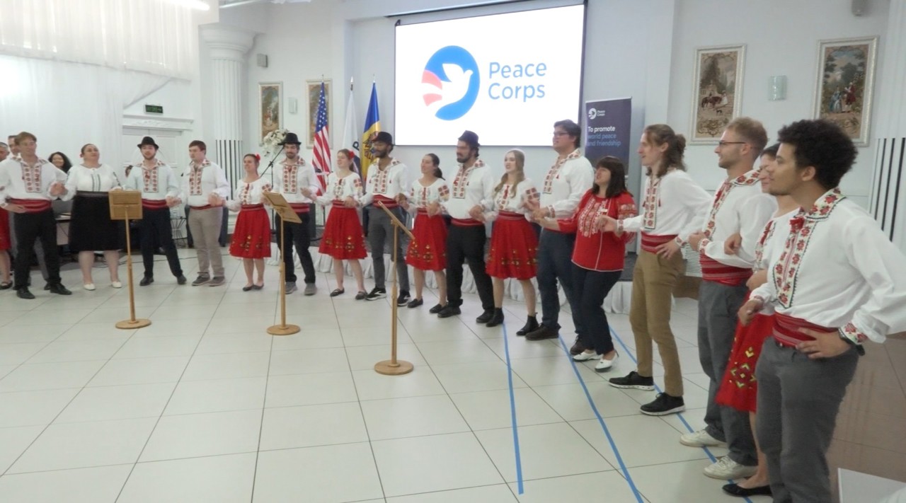 De la Boston la 70 de ani, în R. Moldova: 22 de voluntari din SUA au depus jurământul Corpului Păcii