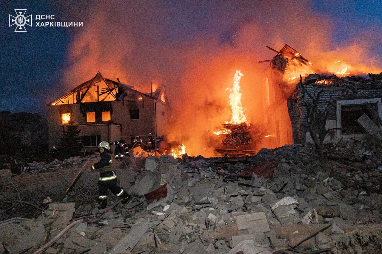 Военные РФ ударили по частному сектору в Харькове: повреждены десятки домов, пострадал ребёнок