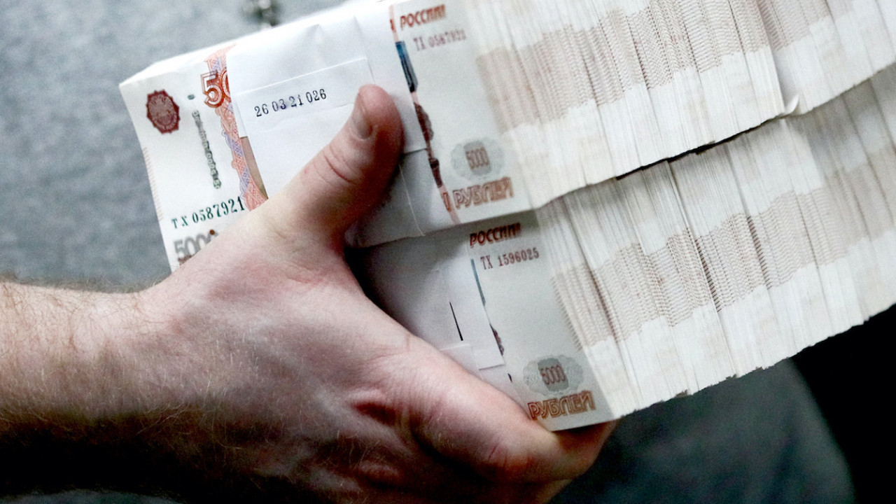 Băncile din Belarus, Kazahstan, Kârgâzstan și Armenia restricționează depunerile de ruble în numerar