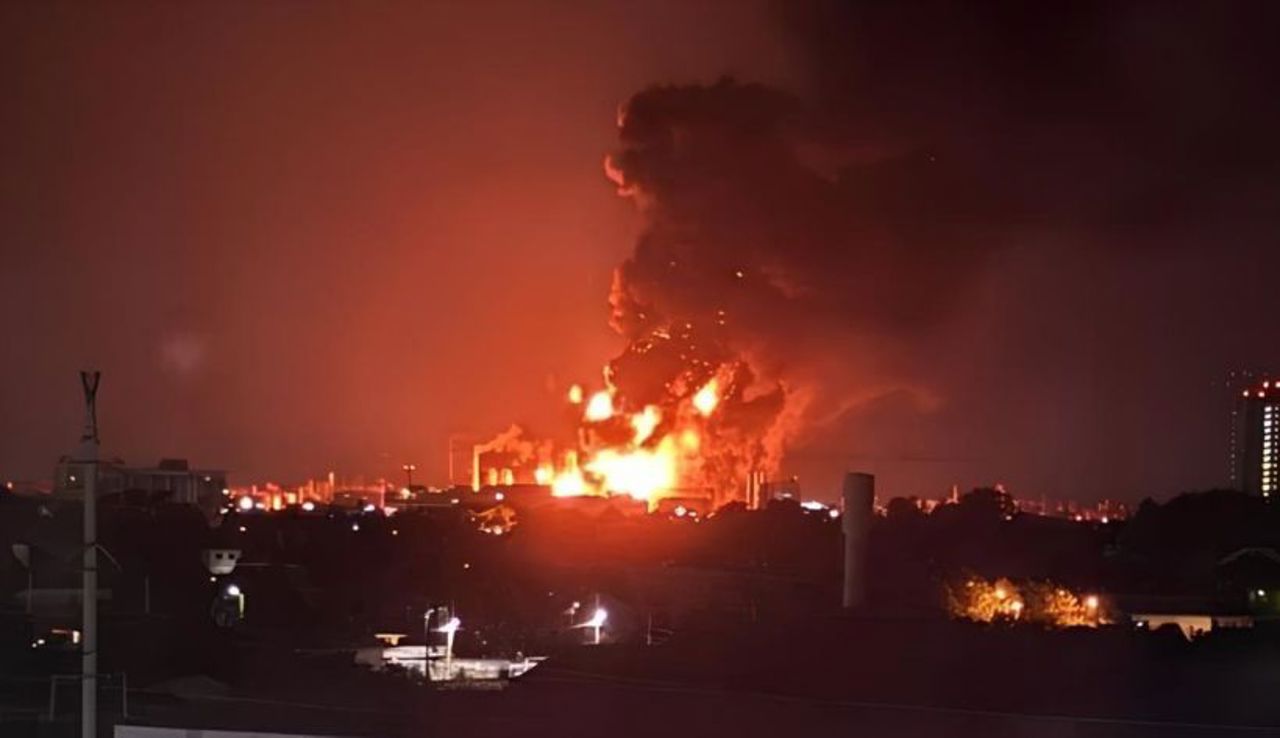 Украина заявила о повреждении российской буровой установки в Каспийском море