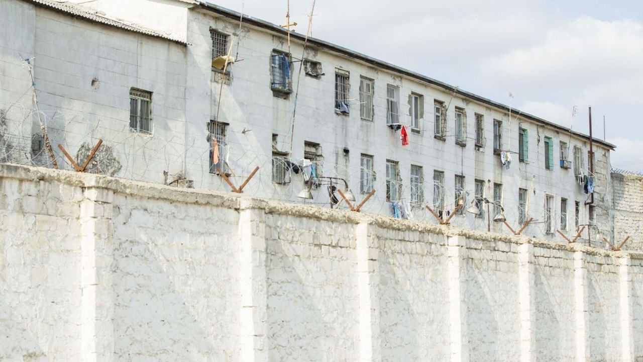 Revizorii europeni, în penitenciarele din R. Moldova: Mâncare mai bună, dar violență cronică între deținuți