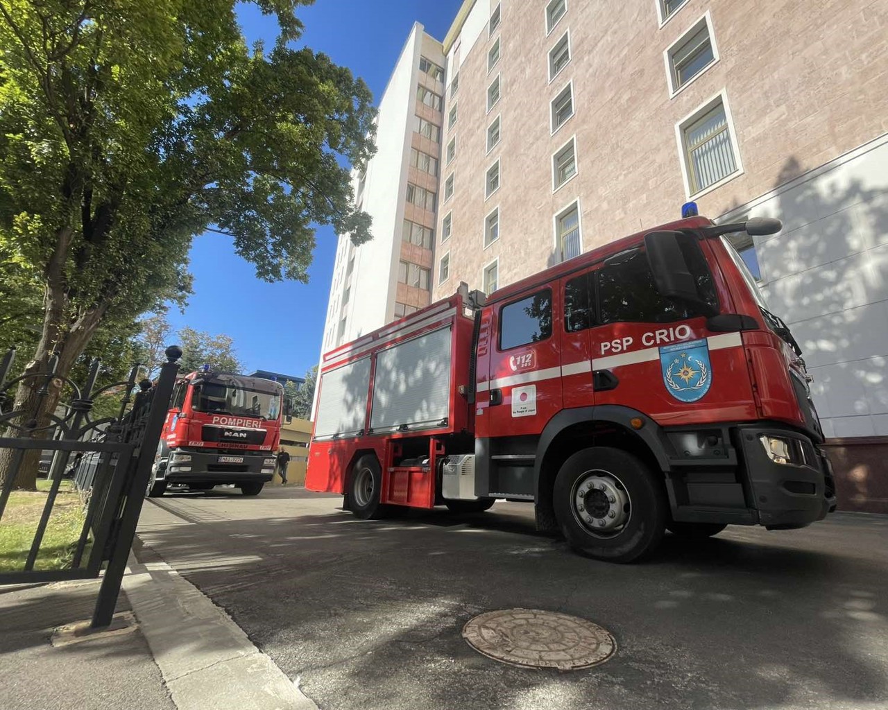 Incendiu în clădirea Parlamentului. IGSU: „Toate persoanele au fost evacuate, victime nu sunt” 