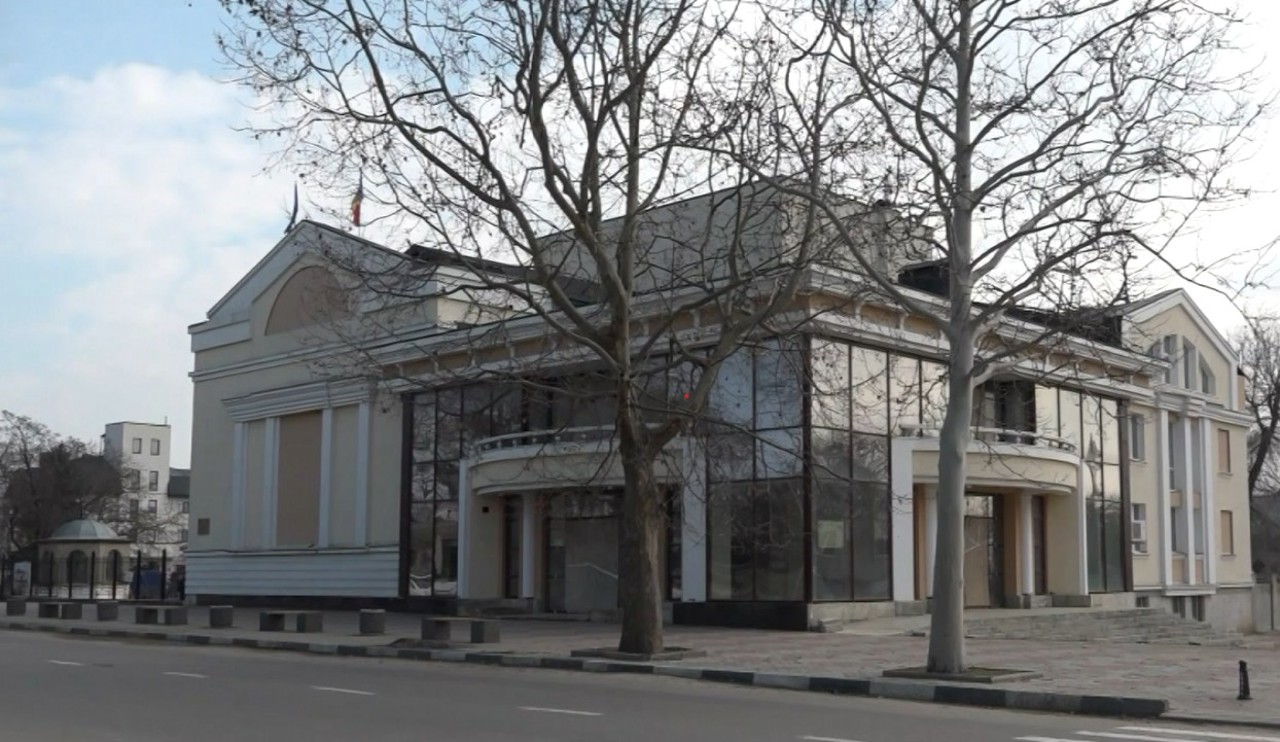 Locuitorii din Cahul, în așteptarea redeschiderii Teatrului „B.P Hasdeu”: „E viața culturală a orașului”
