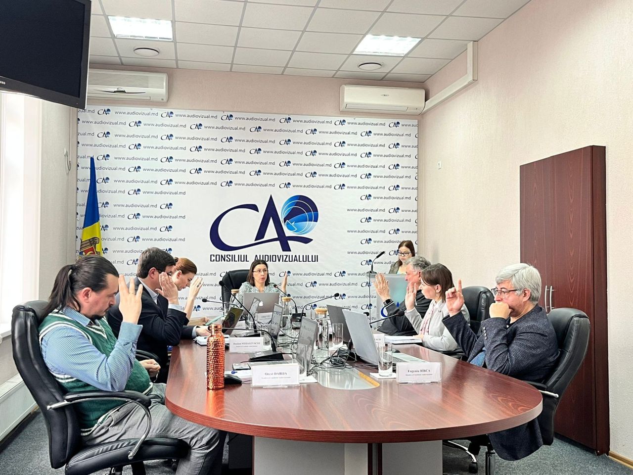 Amenzi pentru distribuitori TV care au ignorat regula „must carry”. O companie, sancționată cu 50.000 de lei