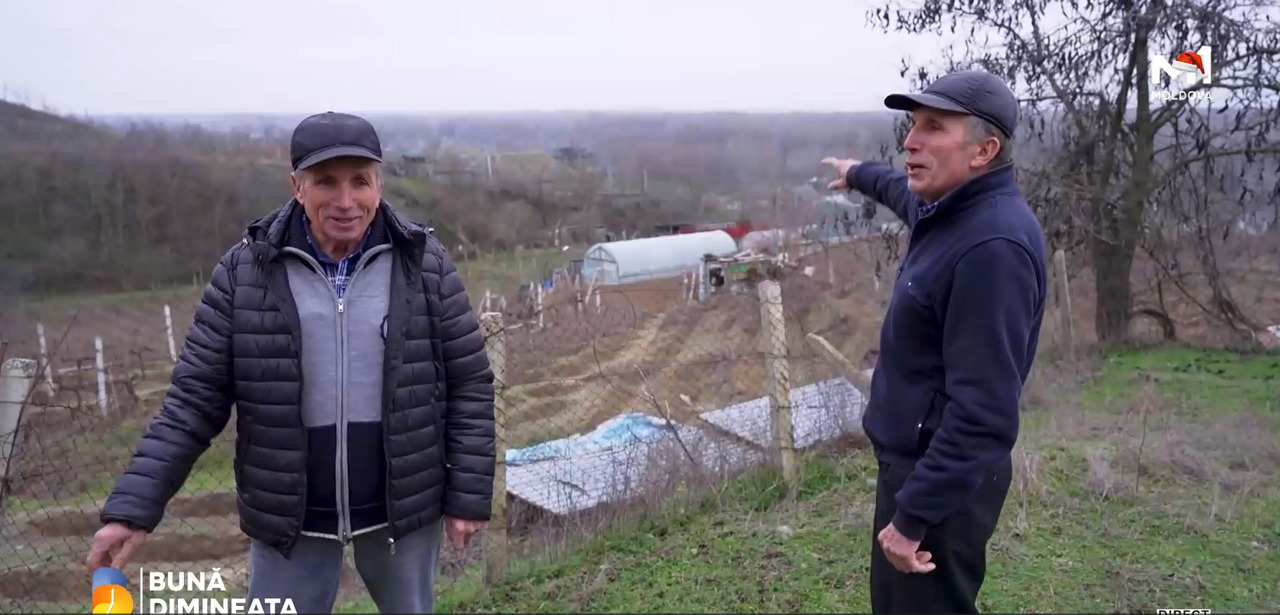 La 70 de ani, gemenii Avram și Ștefan Repede rămân activi și legați de satul natal