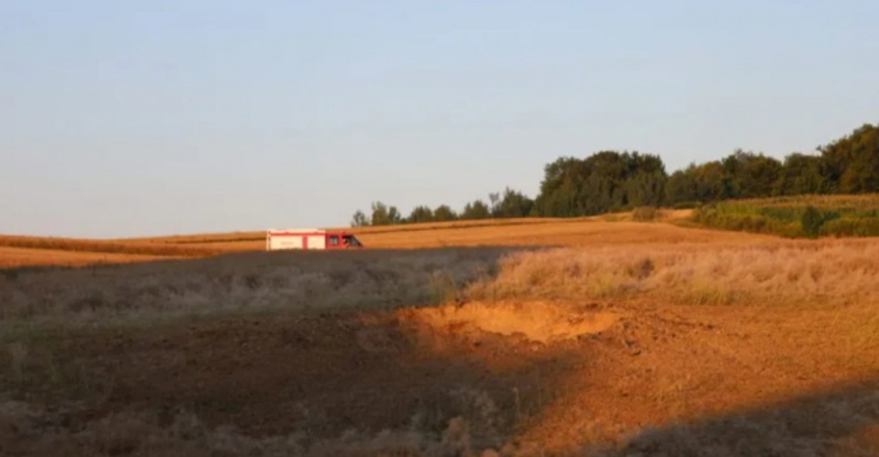 Explozie puternică în Polonia: Un crater de 10 metri, descoperit pe un câmp după un atac rusesc asupra Ucrainei