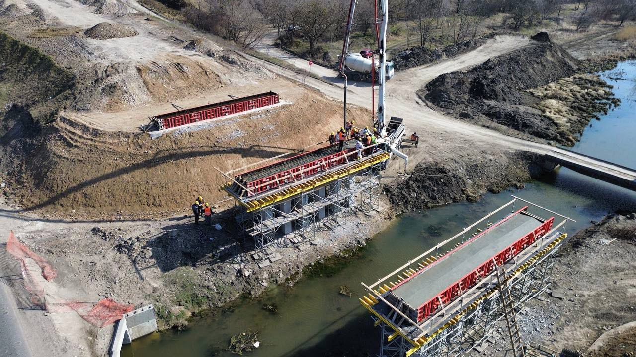 Reparațiile la podul de la Bălți avansează: Lucrări finalizate în proporție de 80%