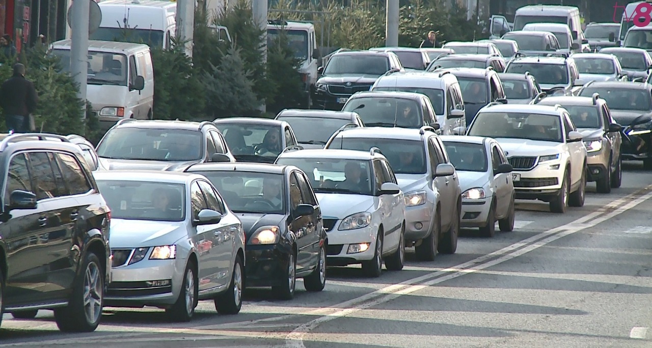  „Orașul nu e o minge de cauciuc”. De ce Chișinăul rămâne blocat în ambuteiaje și ce soluții propun autoritățile și experții