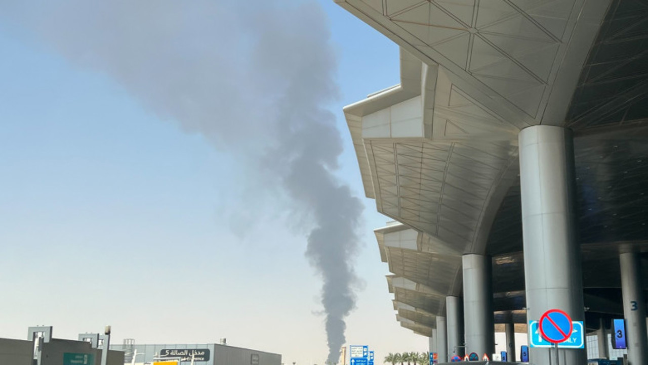 Atac asupra aeroportului din capitala Arabiei Saudite, soldat cu 12 morți și 309 răniți. Mai multe zboruri, redirecționate