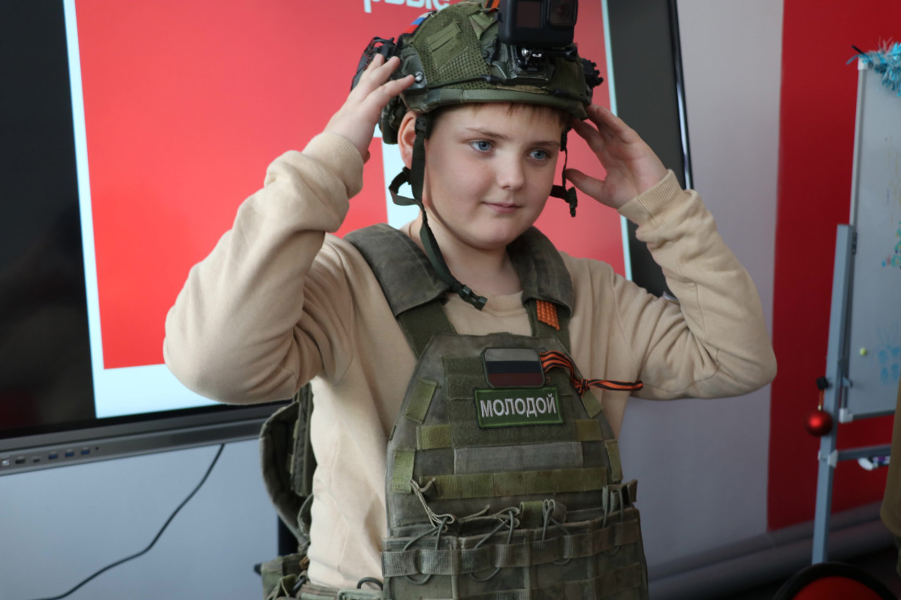 Rusia: Elevii vor fi învățați să asambleze drone și să participe la „aerocurse”