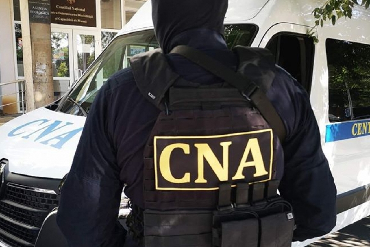 Consilier de probațiune din Bălți, reținut de CNA pentru corupere pasivă
