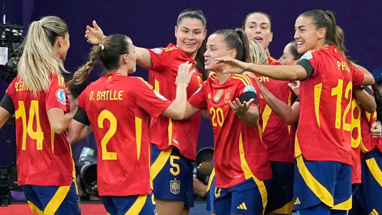 Echipa de fotbal feminin a Spaniei și-a arătat valoarea: „La Furia Roja” a debutat în forță la Campionatul European 