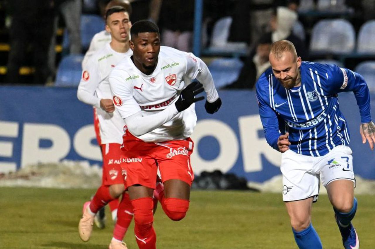 Dinamo București a repurtat a 13-a victorie în Superliga românească de fotbal 