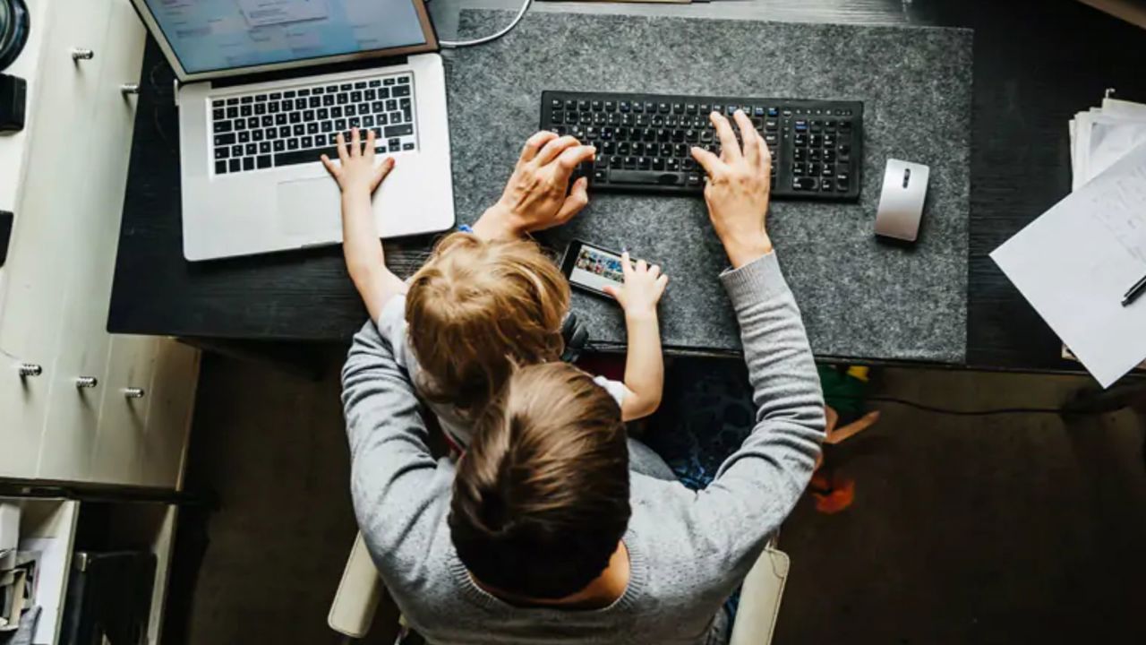 Codul muncii, completat cu noțiunea de „salariat cu responsabilități familiale”