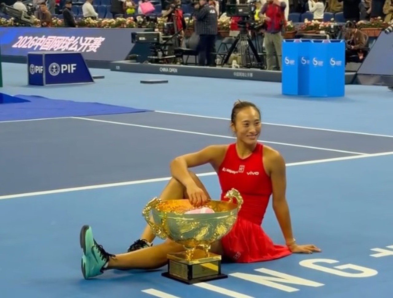 Tenismena chineză Qinwen Zheng a cucerit titlul turneului WTA de la Beijing, chiar în fața propriilor suporteri