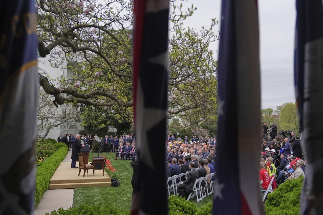 Corespondență Dan Alexe // „Internaționala iliberală” și atacul lui Trump împotriva Europei